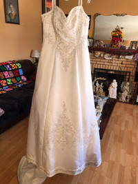 Beautiful wedding gown  for sale