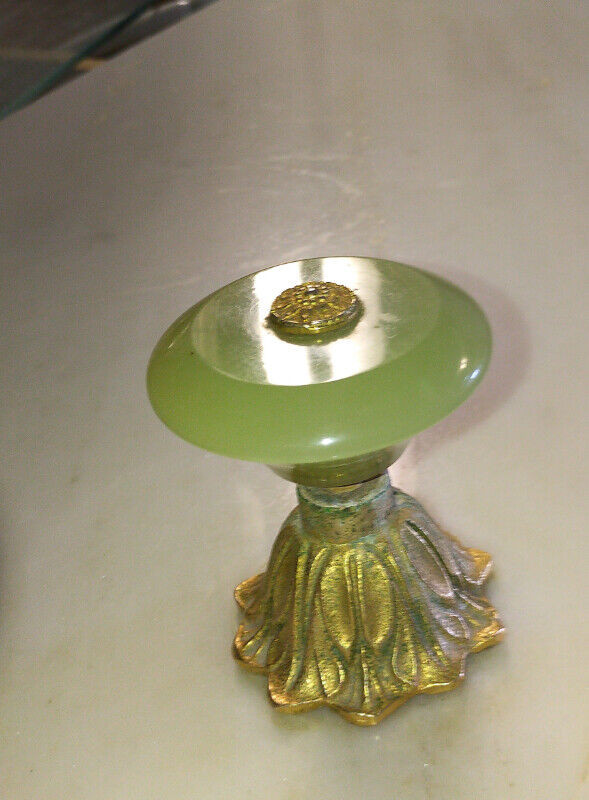 Antique Bathroom Faucet Set - Jade Knobs And Gold in Arts & Collectibles in Markham / York Region - Image 3