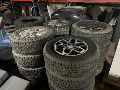 2014 18" Chrome wheels and tires (275/65/18) Goodyear wrangler duratrac tires (set) $1000 OBO