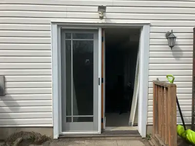 IR COMPLIANT 1-BEDROOM APARTMENT AVAILABLE NOW for Military ONLY