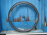 Roue velo avant 700x28c Giant bike front wheel 700c