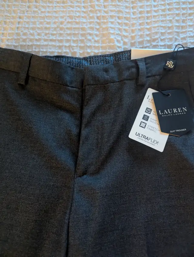 Ralph Lauren Pantalon - Suit Pants Boys in Kids & Youth in Laval / North Shore - Image 4