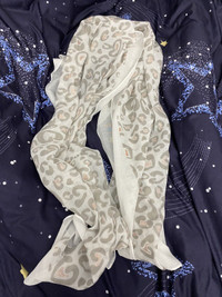 Leopard print light scarf 