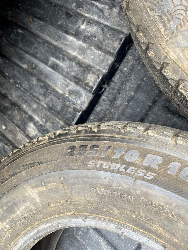 235/90/19 Michelin X ice set of 4 tires fantastic shape in Tires & Rims in Calgary - Image 2