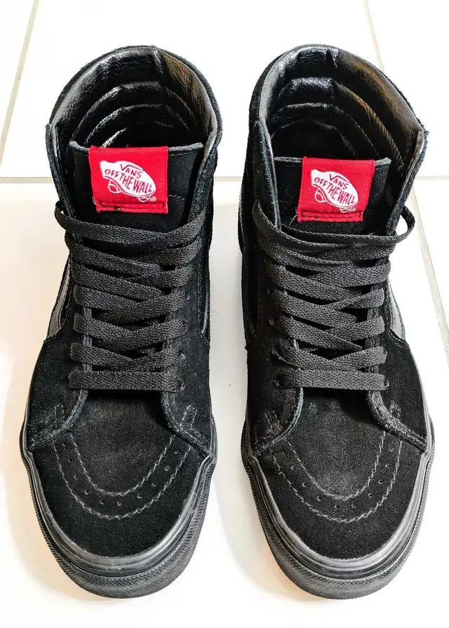 Vans Sk8 Hi size 7.5 women's or size 6 men's or boys in Women's - Shoes in Bedford - Image 2