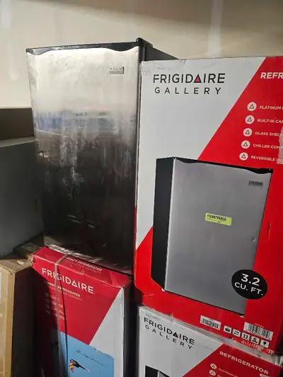 This is a new floor model 3.2 cu. Ft. Thompson mini fridge, white in colour. Scratch/dent models, ho...