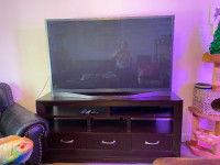 TV 65" avec son meuble en bois