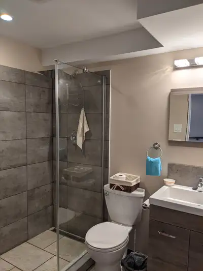 a room w ensuite bathroom-transitional stays welcome