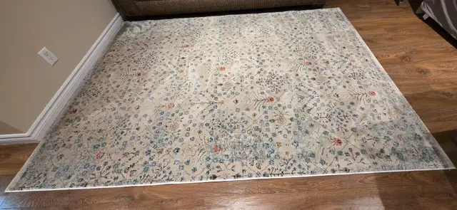 Floral Pattern Area Rug in Rugs, Carpets & Runners in Ottawa - Image 3