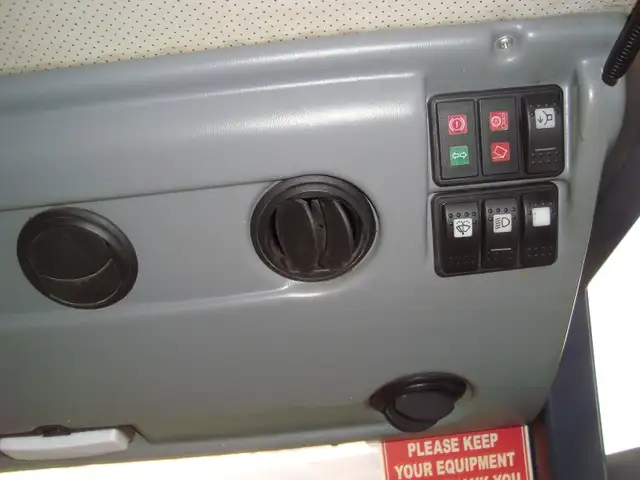 2010 Hako articulating sidewalk snow plow in Other in Trenton - Image 8