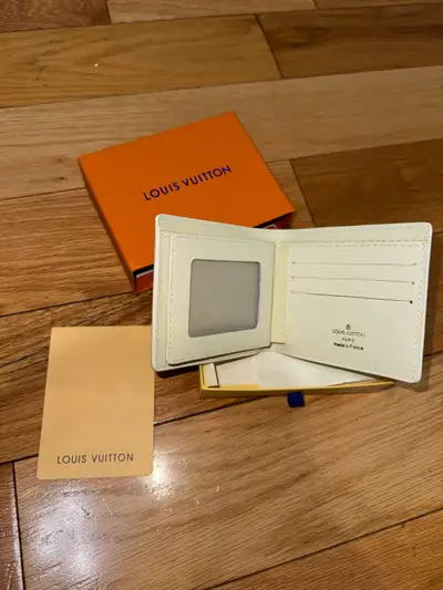 Lv wallet white, View more