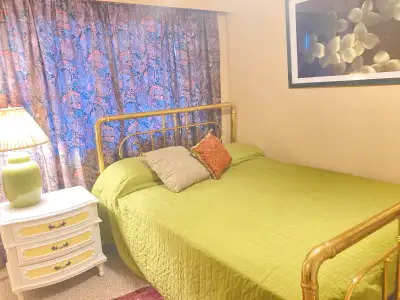 Shared Living. Upper Flr Rm. Nr. Surrey Cntrl, SFU, Bus &