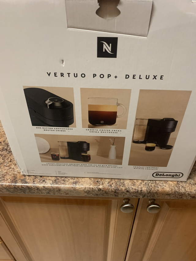 Nespresso Coffee / Expresso Machine in Coffee Makers in Kingston - Image 6