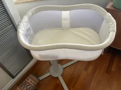 Halo Bassinet, View more