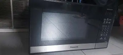 Good condition, working good! I also have other electric , air fryer $25