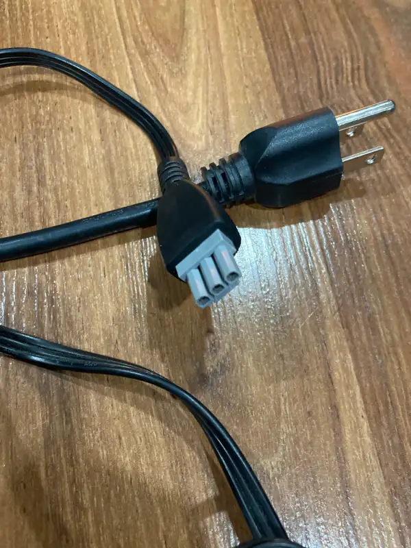 hp ac power adapter in Laptop Accessories in Oakville / Halton Region - Image 3