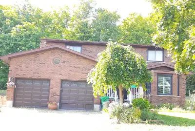 One private furnished room available for rent in four bedroom house at Northend near Trent Universit...