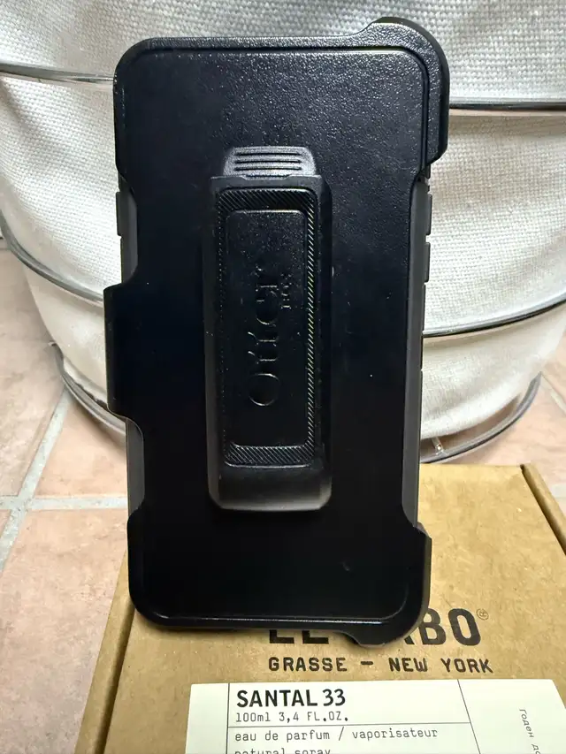 otterbox defender case in Cell Phone Accessories in City of Toronto - Image 3