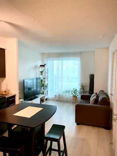 A wonderful 1 bedroom condo at Scarborough Town Center. 50 Town Center Crt. Great Location, 3 mins W...