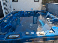 Hot tub (7 seater with built in TV)