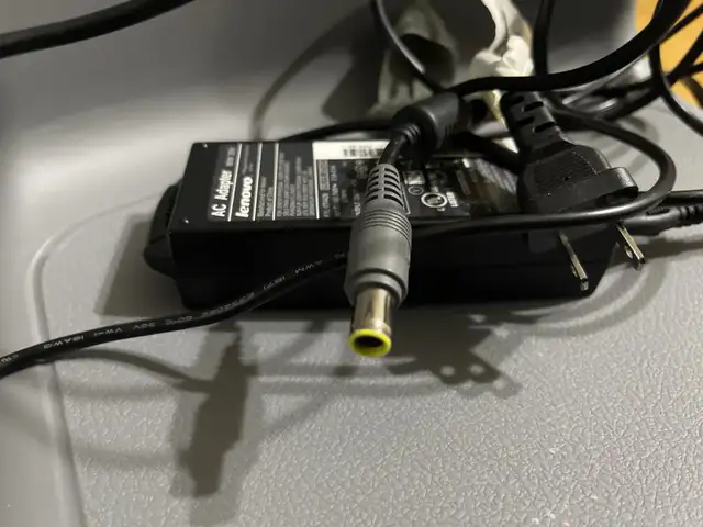 Lenovo 90W 20V AC Adapter in Laptops in Mississauga / Peel Region - Image 3