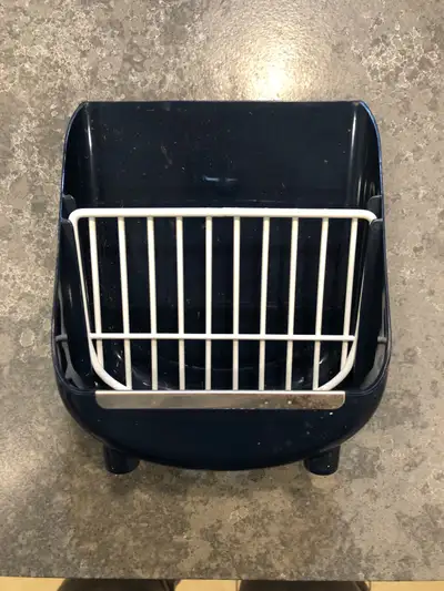 Full Cheeks Small Pet Hay & Pellet Feeder, View more