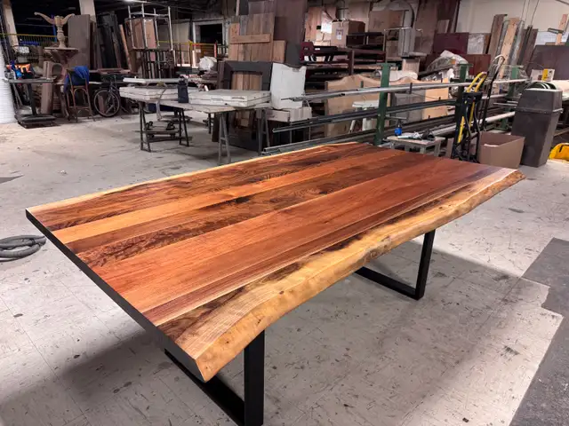 walnut dining table in Dining Tables & Sets in Mississauga / Peel Region - Image 5