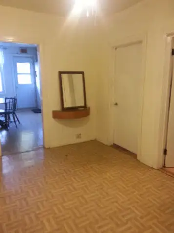 Chambre disponible au metro Frontenac in Room Rentals & Roommates in City of Montréal - Image 4