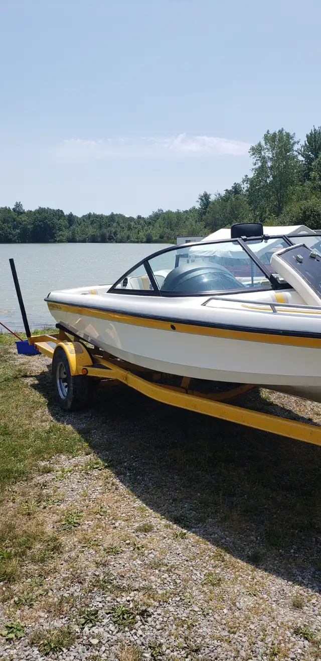 2001 Malibu Sportster LX Water Ski Boat in Powerboats & Motorboats in St. Catharines - Image 5