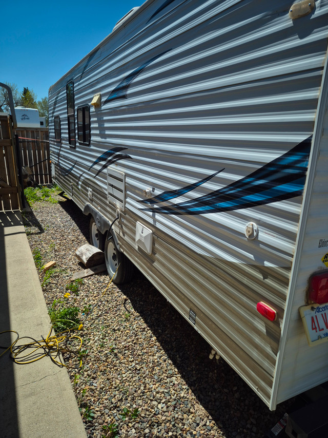 2013 springdale trailer for sale in Travel Trailers & Campers in Lethbridge - Image 3