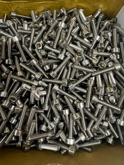 M4 x 18mm Stainless Steel Socket Head Cap Screws (Allen). • Stainless steel A2 • Metric thread • Siz...