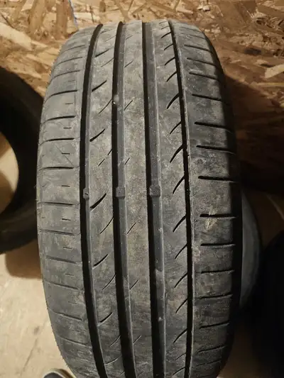 Pair of Westlake lake all season. Tires thread is 80% Asking $ 130 403 7971904
