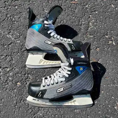New NIKE BAUER SUPREME Skates  skate size 10 D shoe size 11.5, View more