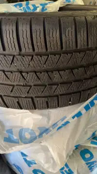 2 x 265/40/19 CONTINENTAL contiwinter WINTER tires 80% good condition for porsche bmw benz etc,,,,,...