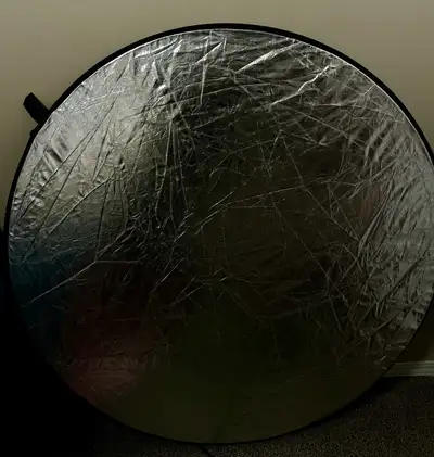 GNEEWER 5-in-1 Portable Light Reflector,ently Portable Light Reflector, commonly used in photography...