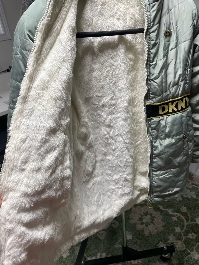 Women’s DKNY WINTER COAT in Kids & Youth in Mississauga / Peel Region - Image 3
