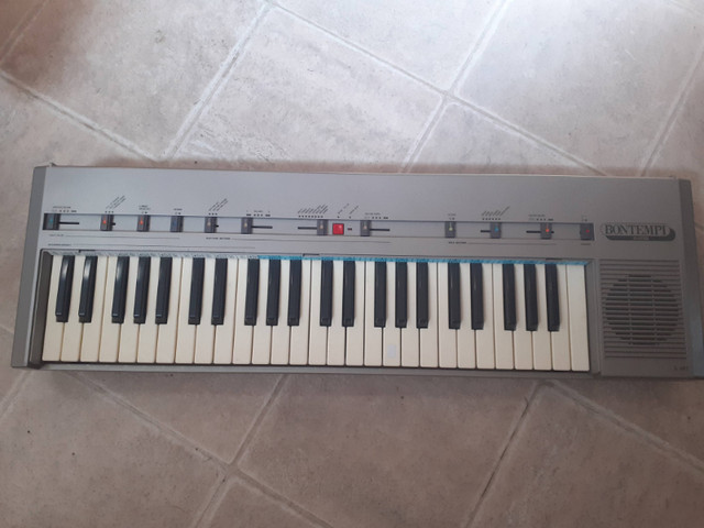 Vintage Bontempi Master X 401 - Electronic Organ piano keyboard dans Pianos et claviers  à Calgary