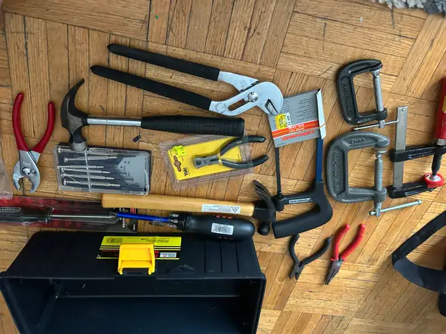Toolbox with Assorted Hand Tools in Hand Tools in City of Toronto - Image 3