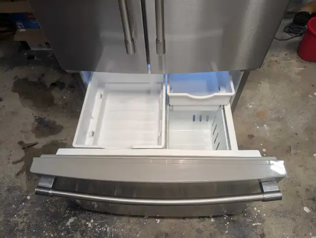 33" Maytag Fridge602772202251233284