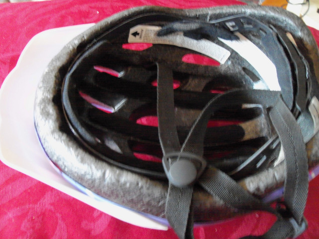 Bike Helmet; best offer in Clothing, Shoes & Accessories in Winnipeg - Image 4