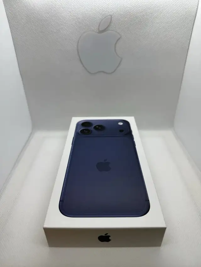 iPhone 17 pro max 2TB in Cell Phones in Delta/Surrey/Langley - Image 2