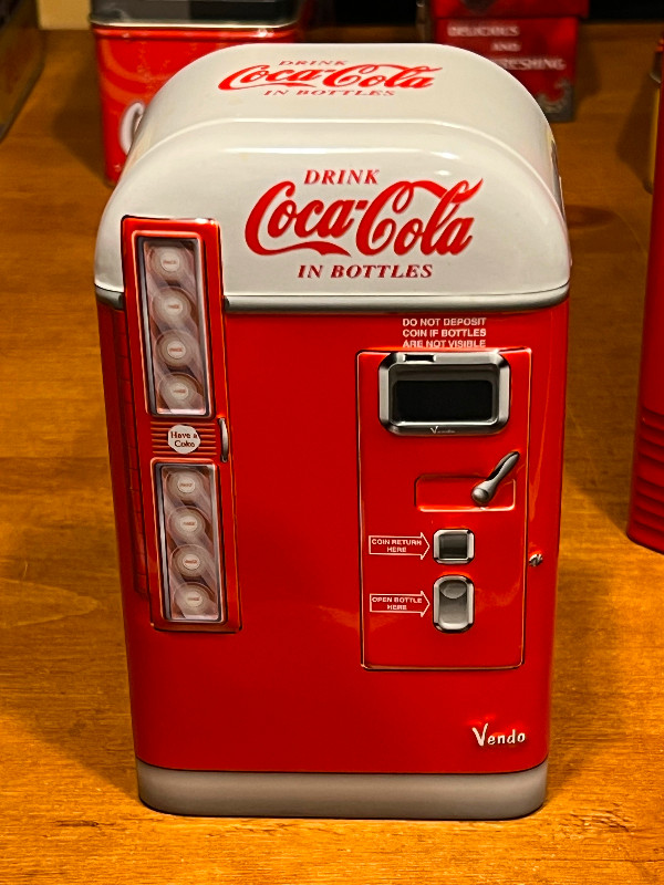 Coca-Cola X2 7"&10" Vending Machine Tin DRINK COCA-COLA BOTTLES dans Art et objets de collection  à Longueuil/Rive Sud - Image 4
