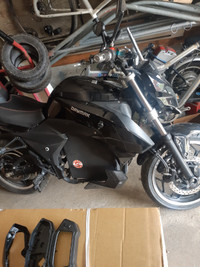 Gio G2000, Moto Électrique (72 Volts) (2 Places) —