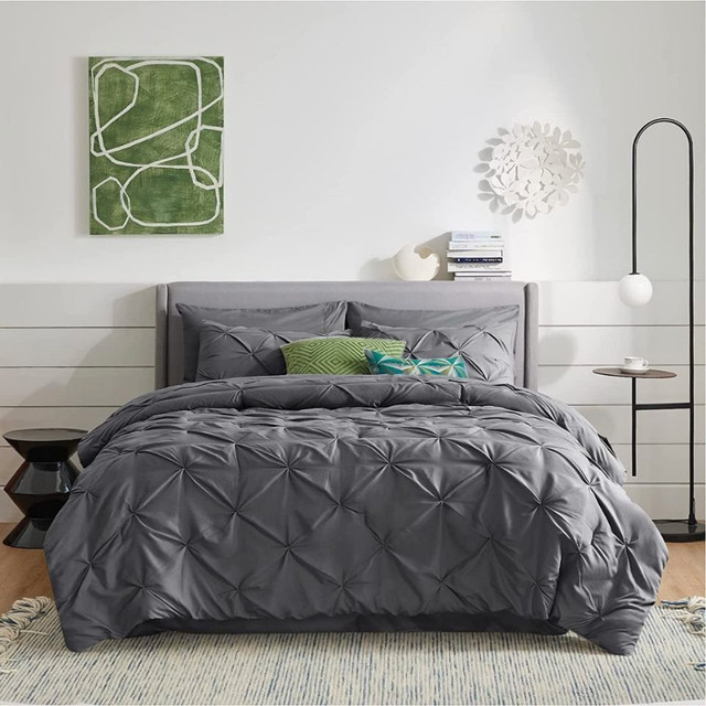 New 3 Piece Queen Comforter Set - Dark Grey - Pinch Pleated in Bedding in Barrie - Image 2