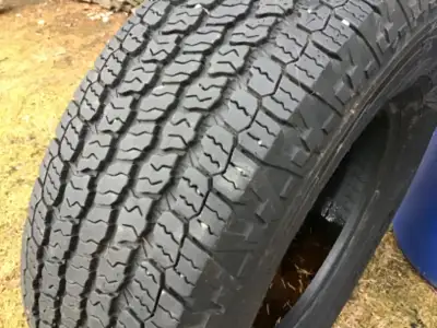 Selling one LT265-70-16 Goodyear Wrangler At Aventure all weather tire withKevlar.Retails at Amazon...