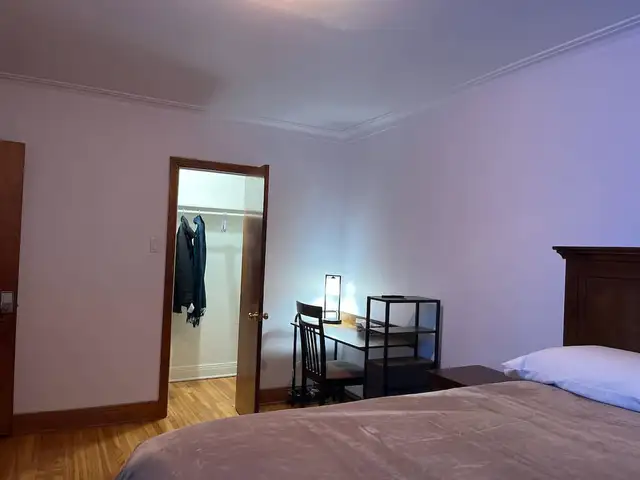 Room in a Nice fully furnished - Metro Fabre62864375686915124