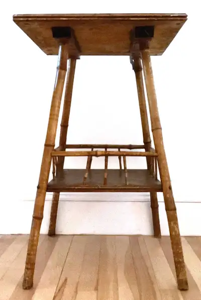 Antiquité. Collection. Table d'appoint en bois et bambou L, View more