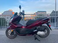 Honda PCX 150 Candy Noble Red