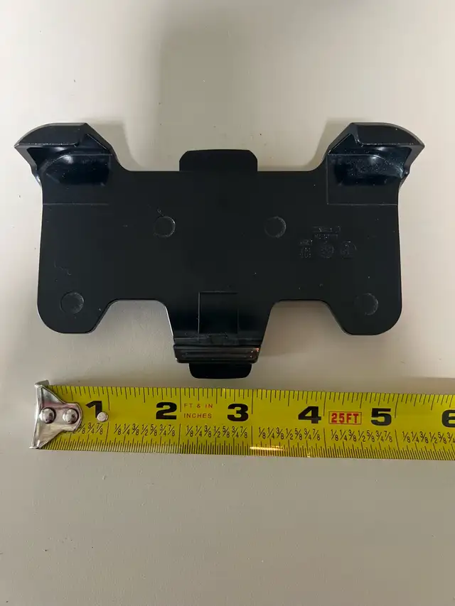 2 Otterbox belt clip phone holders  in Cell Phone Accessories in Dartmouth - Image 3
