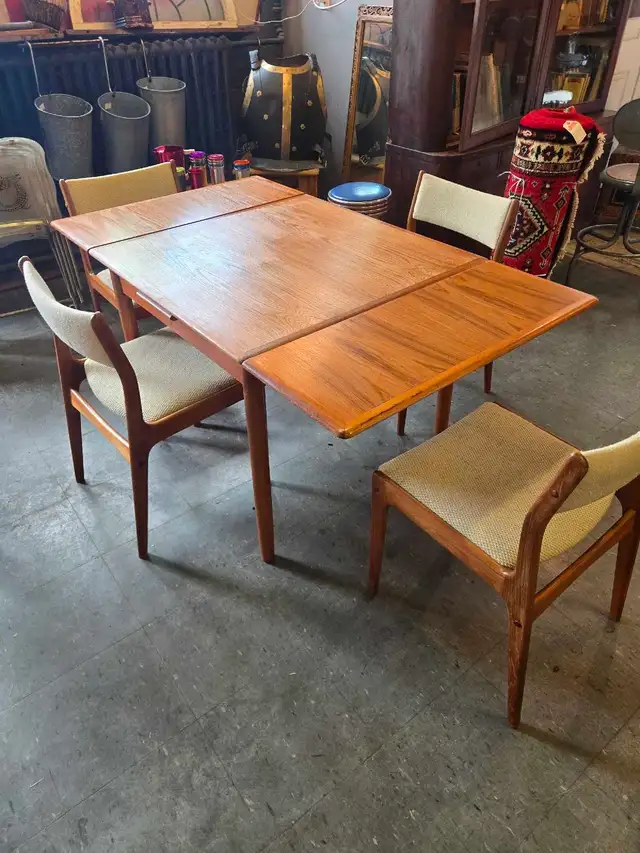 Danish mcm Teak Dining Set in Dining Tables & Sets in City of Toronto - Image 2